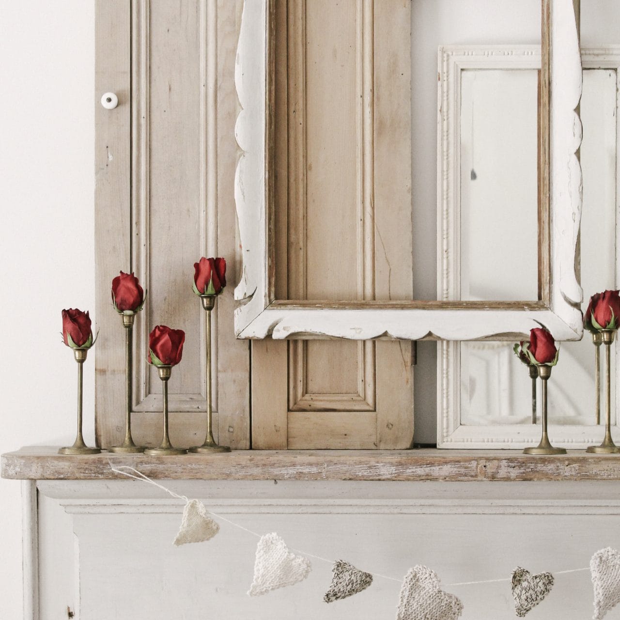 Romantic Valentine’s Day Mantel with Roses