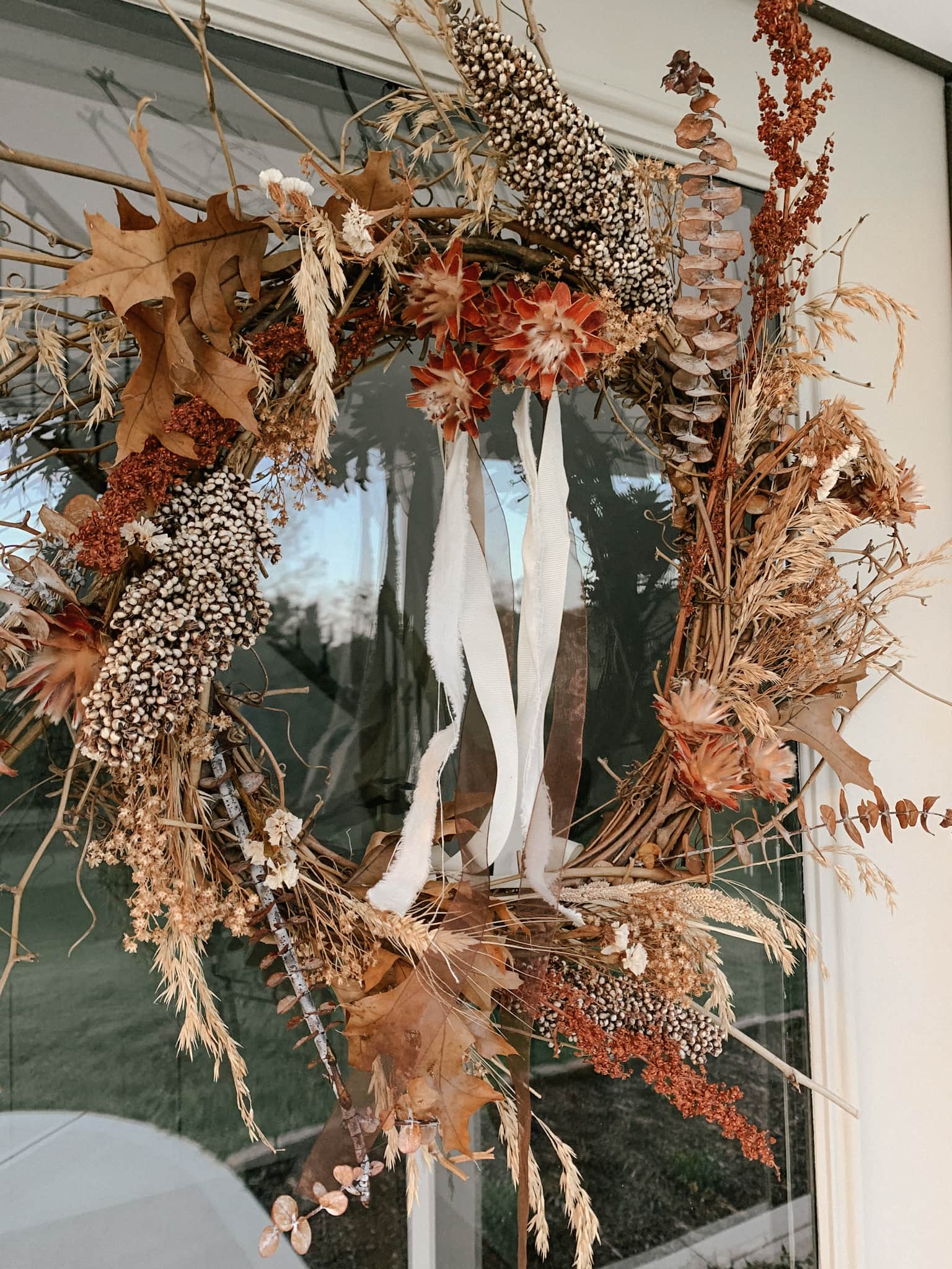 Fall Wreath Using Dried Flowers ad Grass