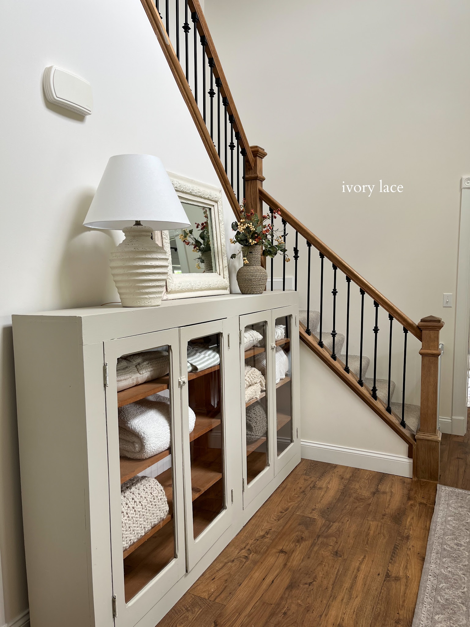 Best Sherwin Williams White Paint Colors – Photos & Helpful Review